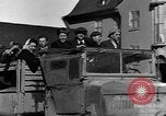 Image Personnes déplacées Bergzabern Allemagne, 1945, de la seconde 19 séquences d'archives historiques vidéo 65675049523