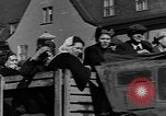 Image Personnes déplacées Bergzabern Allemagne, 1945, de la seconde 20 séquences d'archives historiques vidéo 65675049523