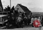 Image Personnes déplacées Bergzabern Allemagne, 1945, de la seconde 27 séquences d'archives historiques vidéo 65675049523