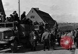 Image Personnes déplacées Bergzabern Allemagne, 1945, de la seconde 29 séquences d'archives historiques vidéo 65675049523