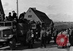 Image Personnes déplacées Bergzabern Allemagne, 1945, de la seconde 31 séquences d'archives historiques vidéo 65675049523