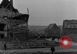 Standbild Vertriebene Bergzabern Deutschland, 1945, aus Sekunde 5 historischem Filmmaterial Videoclip 65675049524