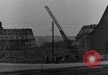 Standbild Vertriebene Bergzabern Deutschland, 1945, aus Sekunde 22 historischem Filmmaterial Videoclip 65675049524