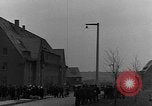 Standbild Vertriebene Bergzabern Deutschland, 1945, aus Sekunde 28 historischem Filmmaterial Videoclip 65675049524