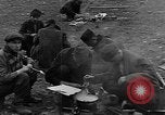 Standbild Vertriebene Bergzabern Deutschland, 1945, aus Sekunde 44 historischem Filmmaterial Videoclip 65675049524
