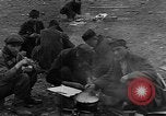 Standbild Vertriebene Bergzabern Deutschland, 1945, aus Sekunde 46 historischem Filmmaterial Videoclip 65675049524