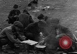 Standbild Vertriebene Bergzabern Deutschland, 1945, aus Sekunde 47 historischem Filmmaterial Videoclip 65675049524