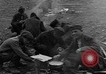 Standbild Vertriebene Bergzabern Deutschland, 1945, aus Sekunde 49 historischem Filmmaterial Videoclip 65675049524