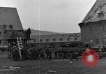 Standbild Vertriebene Bergzabern Deutschland, 1945, aus Sekunde 56 historischem Filmmaterial Videoclip 65675049524