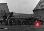 Standbild Vertriebene Bergzabern Deutschland, 1945, aus Sekunde 59 historischem Filmmaterial Videoclip 65675049524