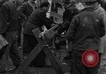 Standbild Vertriebene Bergzabern Deutschland, 1945, aus Sekunde 62 historischem Filmmaterial Videoclip 65675049524