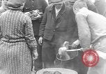 Standbild Vertriebene Bergzabern Deutschland, 1945, aus Sekunde 1 historischem Filmmaterial Videoclip 65675049525