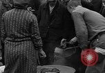 Standbild Vertriebene Bergzabern Deutschland, 1945, aus Sekunde 3 historischem Filmmaterial Videoclip 65675049525