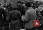 Standbild Vertriebene Bergzabern Deutschland, 1945, aus Sekunde 11 historischem Filmmaterial Videoclip 65675049525