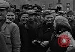 Standbild Vertriebene Bergzabern Deutschland, 1945, aus Sekunde 28 historischem Filmmaterial Videoclip 65675049525