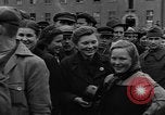 Standbild Vertriebene Bergzabern Deutschland, 1945, aus Sekunde 32 historischem Filmmaterial Videoclip 65675049525