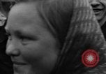 Standbild Vertriebene Bergzabern Deutschland, 1945, aus Sekunde 39 historischem Filmmaterial Videoclip 65675049525