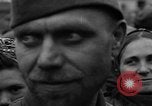 Standbild Vertriebene Bergzabern Deutschland, 1945, aus Sekunde 46 historischem Filmmaterial Videoclip 65675049525