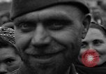 Standbild Vertriebene Bergzabern Deutschland, 1945, aus Sekunde 47 historischem Filmmaterial Videoclip 65675049525