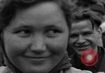 Standbild Vertriebene Bergzabern Deutschland, 1945, aus Sekunde 56 historischem Filmmaterial Videoclip 65675049525