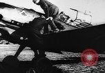 Standbild ME-109 Flugzeuge Deutschland, 1940, aus Sekunde 13 historischem Filmmaterial Videoclip 65675049526