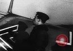 Standbild ME-109 Flugzeuge Deutschland, 1940, aus Sekunde 17 historischem Filmmaterial Videoclip 65675049526
