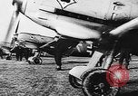 Standbild ME-109 Flugzeuge Deutschland, 1940, aus Sekunde 37 historischem Filmmaterial Videoclip 65675049526