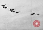 Standbild ME-109 Flugzeuge Deutschland, 1940, aus Sekunde 53 historischem Filmmaterial Videoclip 65675049526