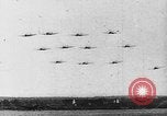 Standbild ME-109 Flugzeuge Deutschland, 1940, aus Sekunde 56 historischem Filmmaterial Videoclip 65675049526