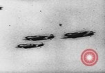 Standbild ME-109 Flugzeuge Deutschland, 1940, aus Sekunde 60 historischem Filmmaterial Videoclip 65675049526