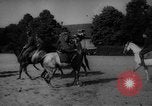 Immagine di Equitazione Germania, 1944, secondo 35 filmato di repertorio 65675049530