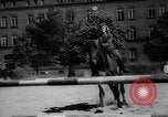 Immagine di Equitazione Germania, 1944, secondo 44 filmato di repertorio 65675049530