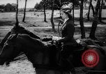Immagine di Equitazione Germania, 1944, secondo 58 filmato di repertorio 65675049530
