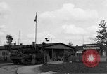 Immagine di Allied campo di prigionia Moosburg Germania, 1945, secondo 16 filmato di repertorio 65675049538