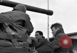 Immagine di Allied campo di prigionia Moosburg Germania, 1945, secondo 19 filmato di repertorio 65675049538