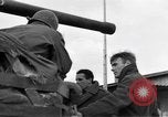 Immagine di Allied campo di prigionia Moosburg Germania, 1945, secondo 20 filmato di repertorio 65675049538