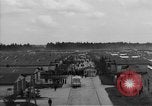 Immagine di Allied campo di prigionia Moosburg Germania, 1945, secondo 33 filmato di repertorio 65675049538