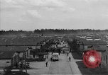 Immagine di Allied campo di prigionia Moosburg Germania, 1945, secondo 44 filmato di repertorio 65675049538