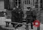 Immagine di Allied campo di prigionia Moosburg Germania, 1945, secondo 4 filmato di repertorio 65675049539