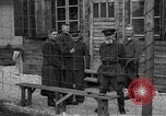 Immagine di Allied campo di prigionia Moosburg Germania, 1945, secondo 8 filmato di repertorio 65675049539