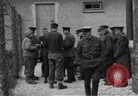Immagine di Allied campo di prigionia Moosburg Germania, 1945, secondo 10 filmato di repertorio 65675049539