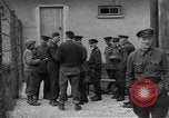 Immagine di Allied campo di prigionia Moosburg Germania, 1945, secondo 13 filmato di repertorio 65675049539