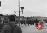 Immagine di Allied campo di prigionia Moosburg Germania, 1945, secondo 30 filmato di repertorio 65675049539