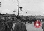 Immagine di Allied campo di prigionia Moosburg Germania, 1945, secondo 31 filmato di repertorio 65675049539