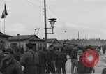 Immagine di Allied campo di prigionia Moosburg Germania, 1945, secondo 34 filmato di repertorio 65675049539