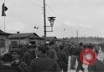 Immagine di Allied campo di prigionia Moosburg Germania, 1945, secondo 36 filmato di repertorio 65675049539