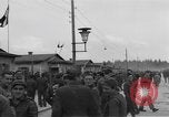 Immagine di Allied campo di prigionia Moosburg Germania, 1945, secondo 38 filmato di repertorio 65675049539