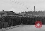 Immagine di Allied campo di prigionia Moosburg Germania, 1945, secondo 42 filmato di repertorio 65675049539