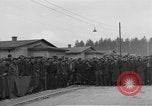 Immagine di Allied campo di prigionia Moosburg Germania, 1945, secondo 45 filmato di repertorio 65675049539