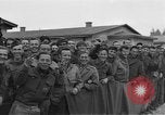 Immagine di Allied campo di prigionia Moosburg Germania, 1945, secondo 53 filmato di repertorio 65675049539